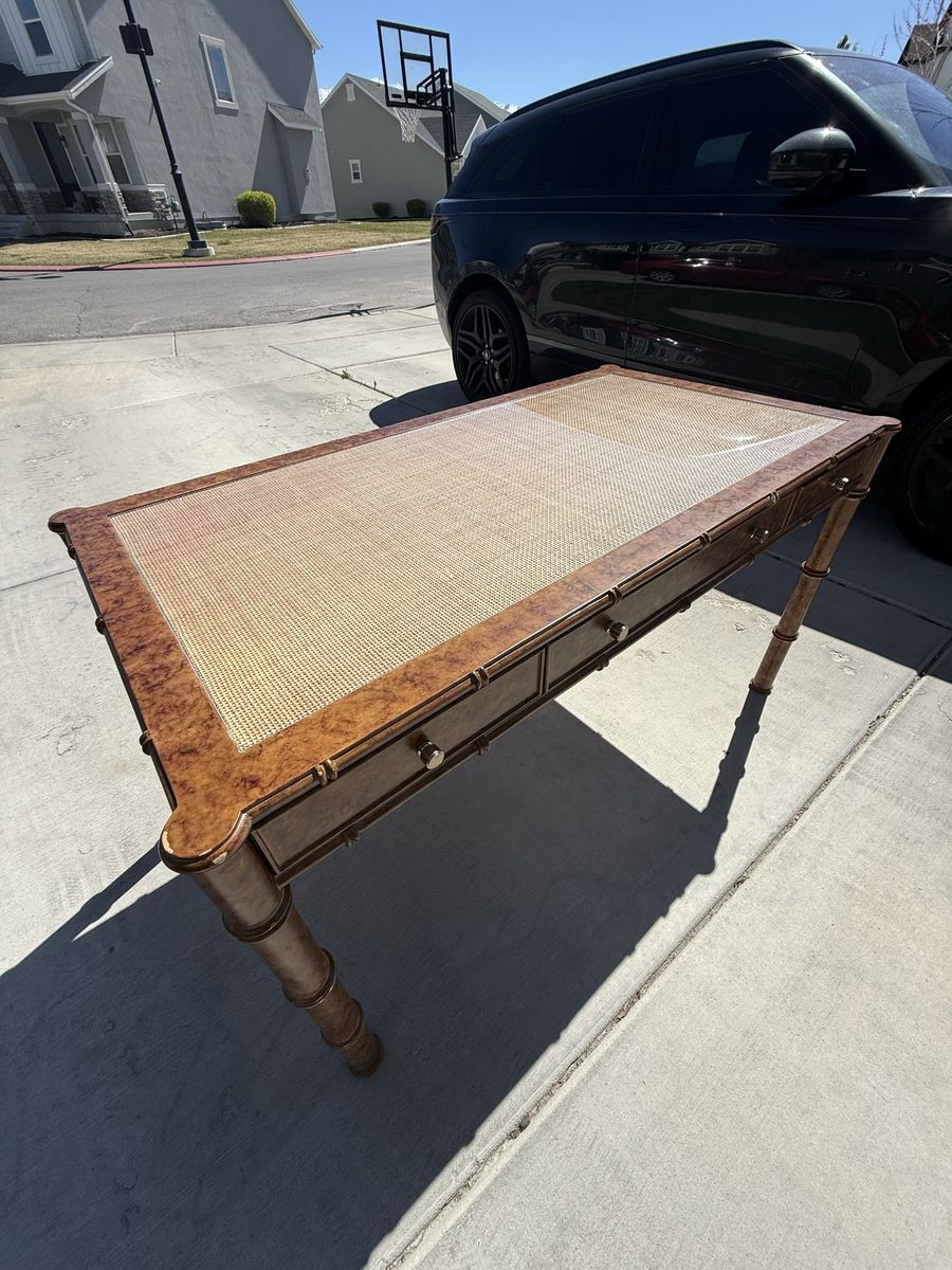 Hooker (Gate House) Office Desk