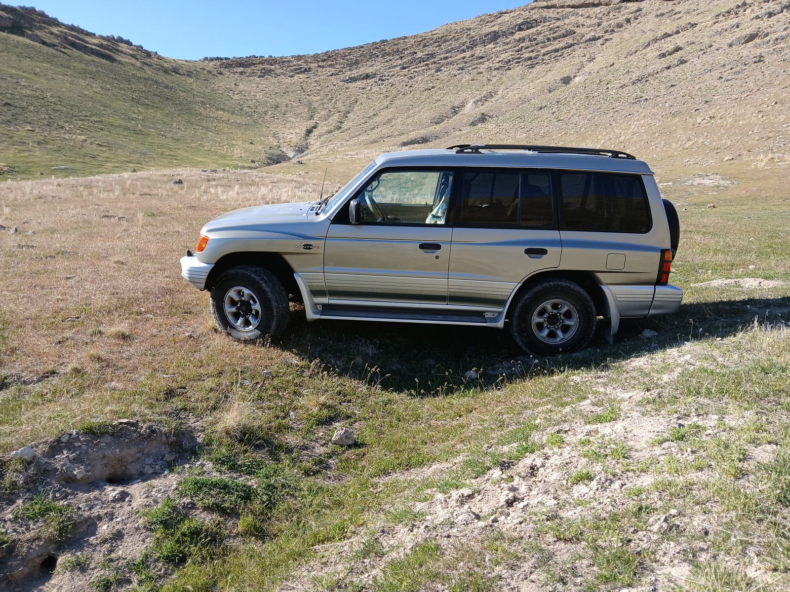 2000 Mitsubishi Montero Limited