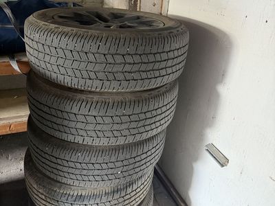 5x127MM Wheels off a Jeep on 255/60/R20 Michelin Defenders