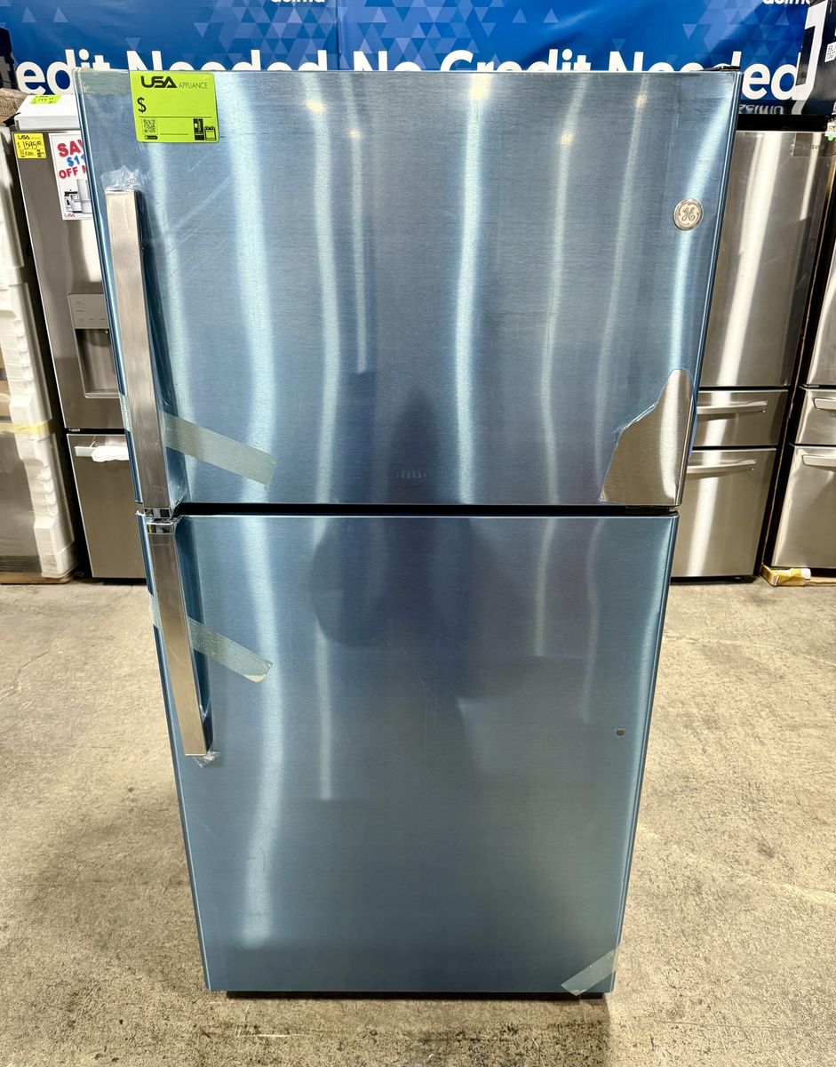 HUGE GE TOP FREEZER REFRIGERATOR STAINLESS STEEL