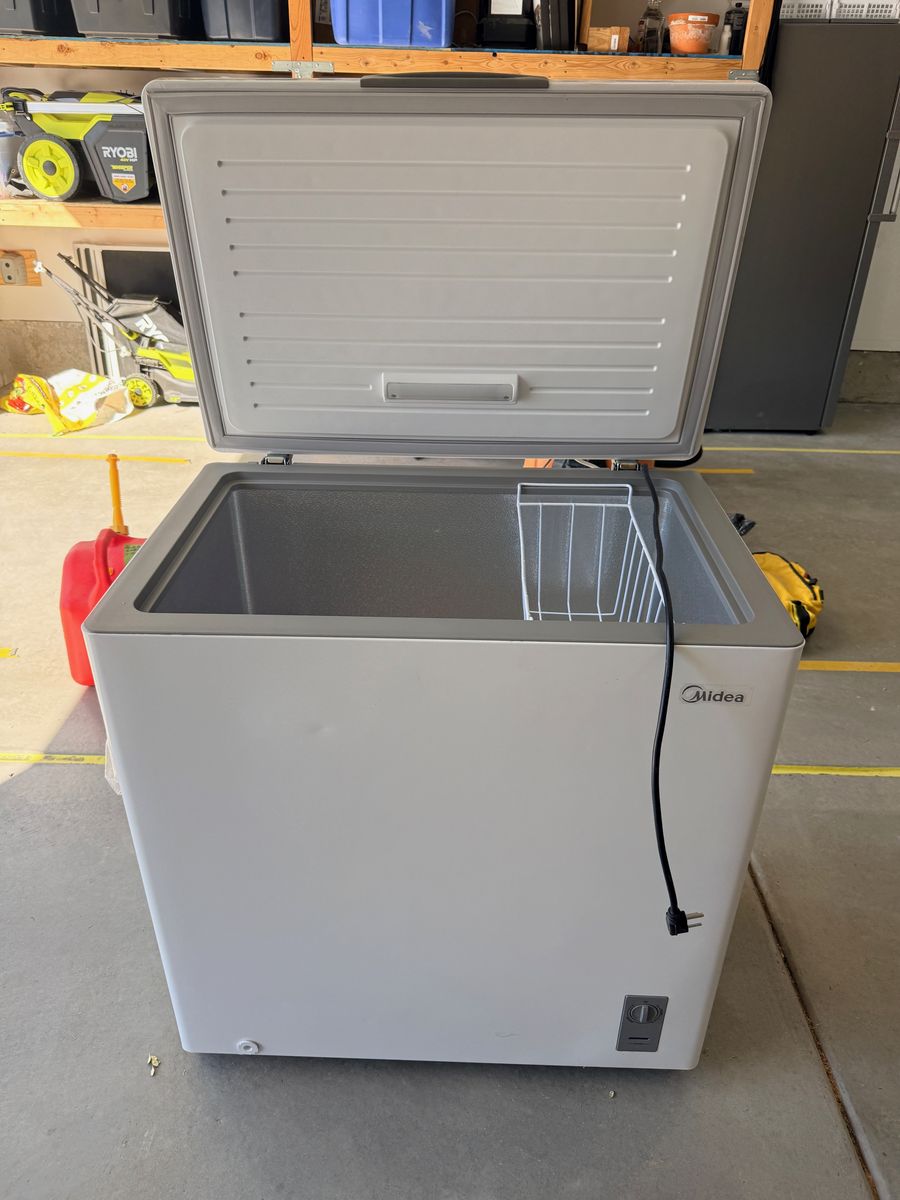 Midea Chest Freezer