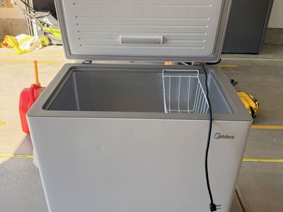 Midea Chest Freezer