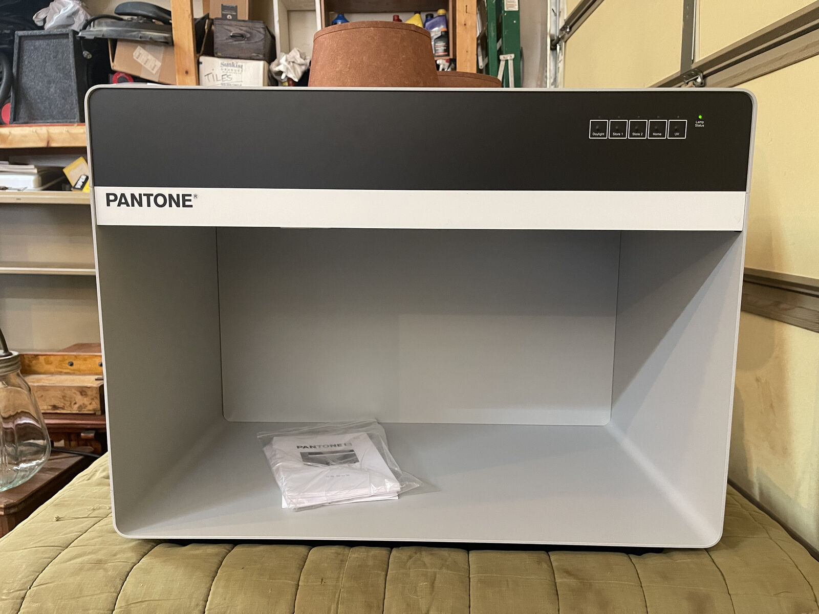 Pantone Light Booth, 5 Lamp D50 - Retail $2,560 - Excellent Condition!