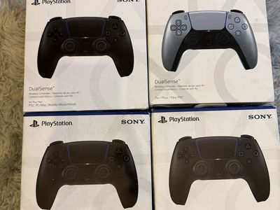 Playstation Controllers And Dock