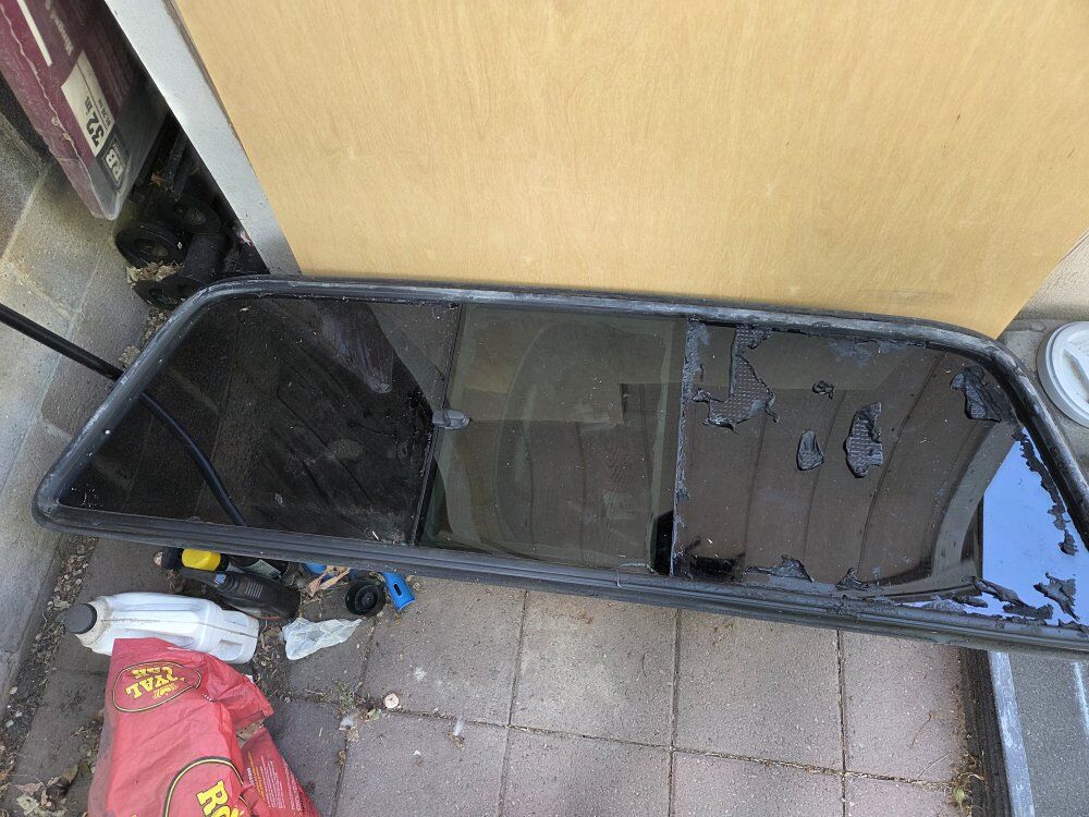 3 PIECE MIDDLE SLIDE WINDOW 1999-2008 F250/F350