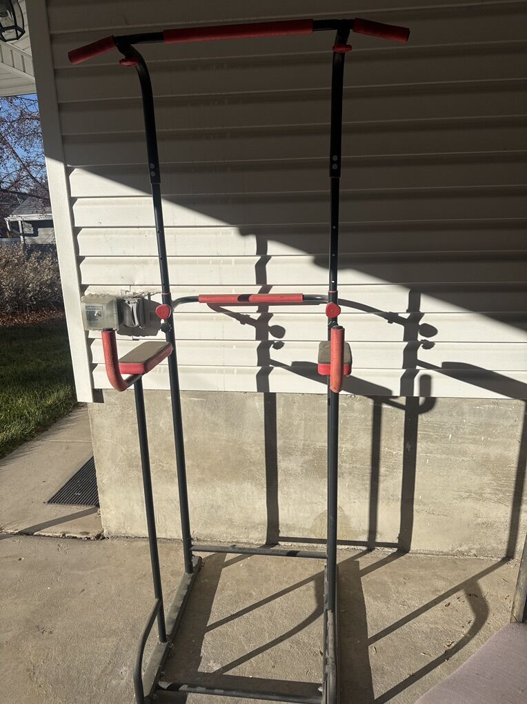 Pull Up And Dip Rack