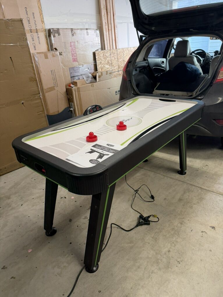 Air Hockey Table