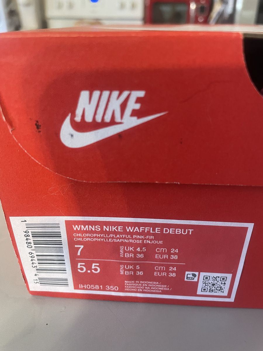 Nike Waffle Debut Women's Athletic Sneakers in Chlorophyll/Pink-Fir - Size 7