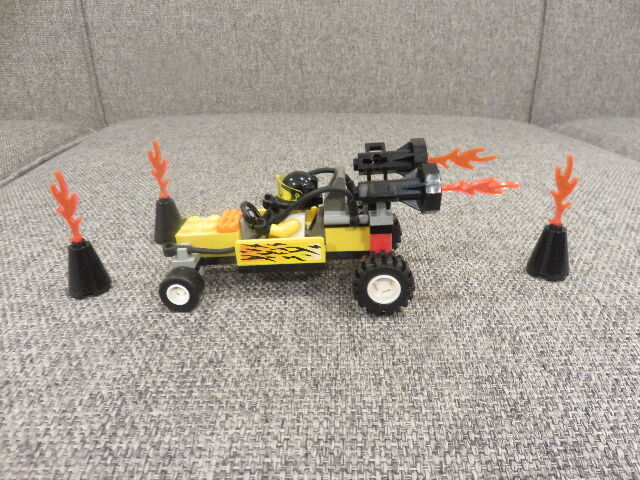 100% COMPLETE VINTAGE FY2000 LEGO #6519 - TURBO TIGER SET