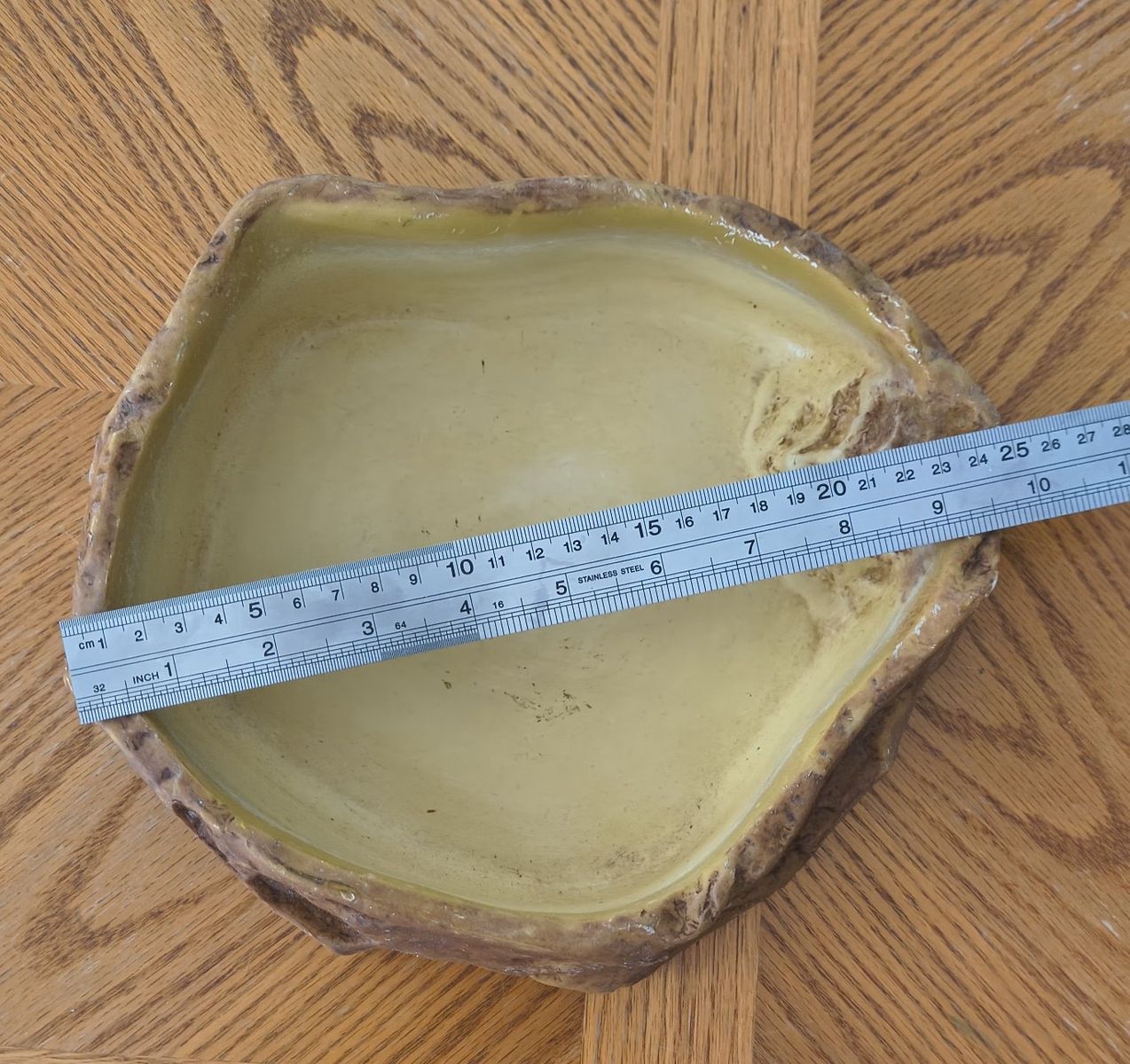 Exo Terra Reptile Water Dish/Food Bowl - Large, Rock-Effect Design, 10.5" x 8.5" x 2.75" Tall