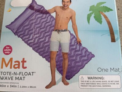 Intex Tote-N-Float Wave Mat Inflatable Pool Float Purple 90 in x 34 in