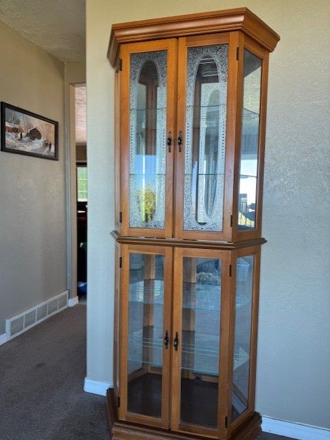Curio/Hutch cabinet