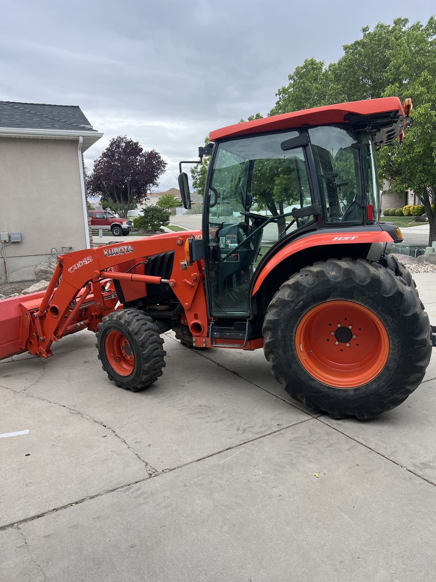 Kubota 49 hp with loader