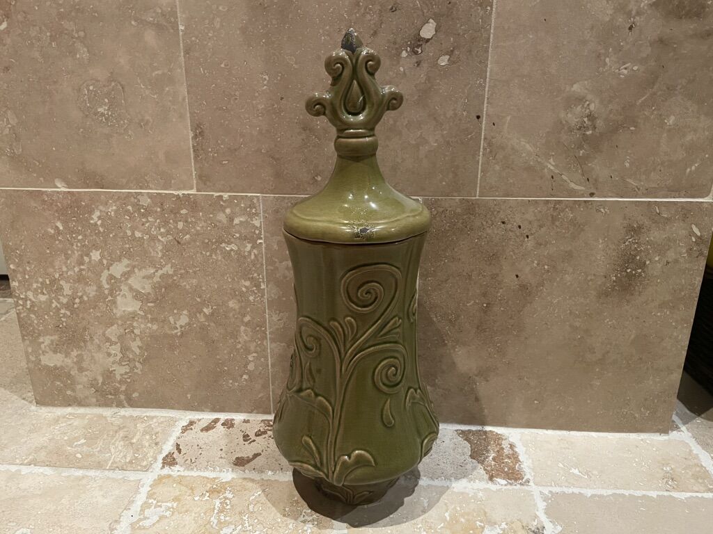 Beautiful Green Distressed Urn Vase W/ Lid