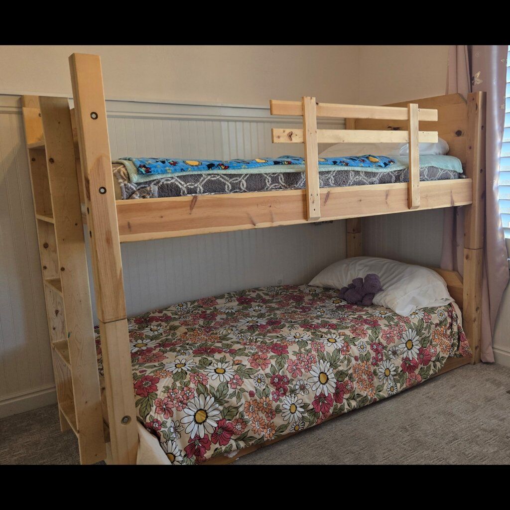 Twin Bunkbeds