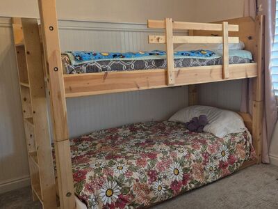 Twin Bunkbeds