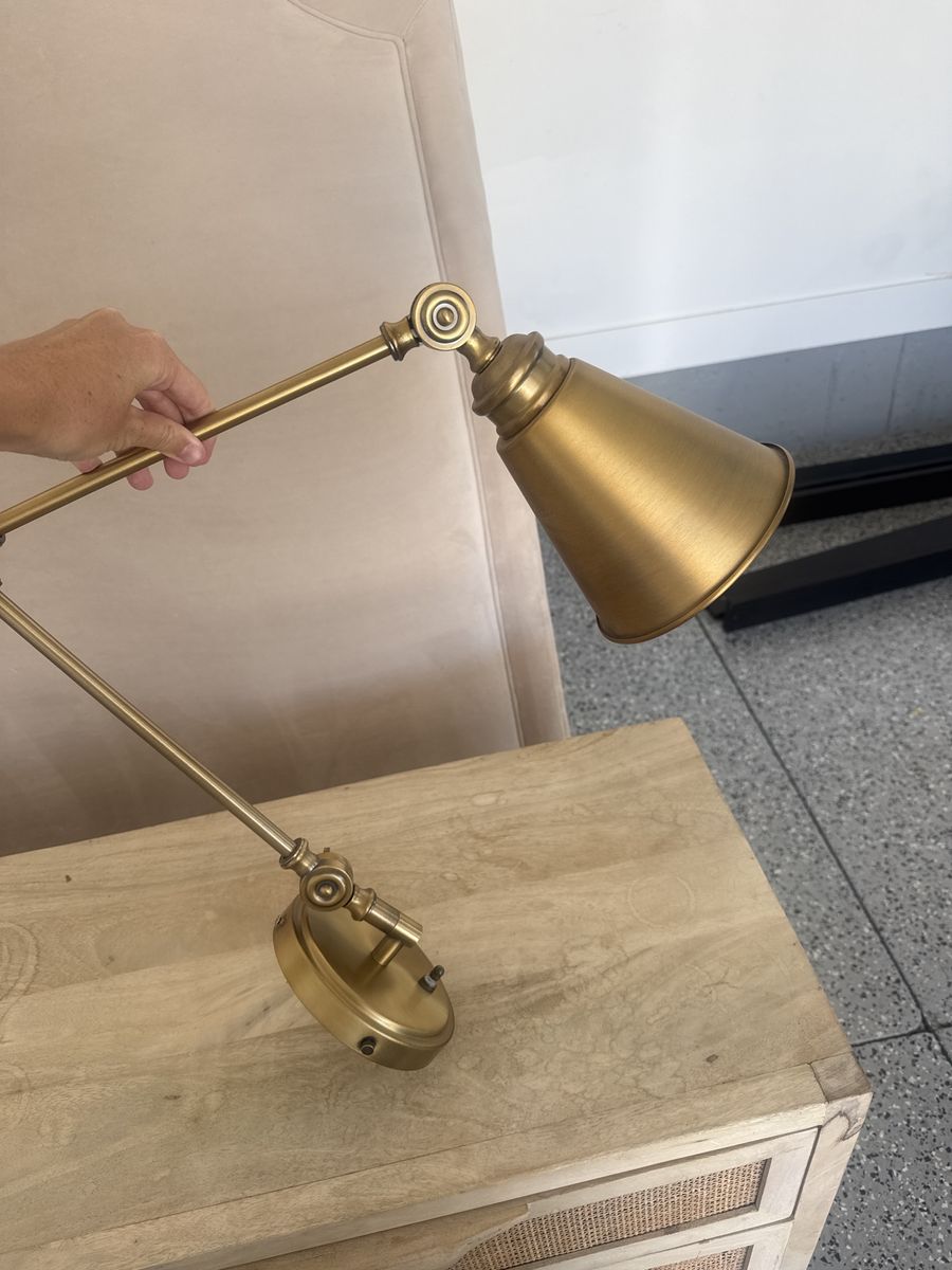 Single Wall Sconce Light
