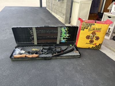 Hoyt Supreme Archery Set
