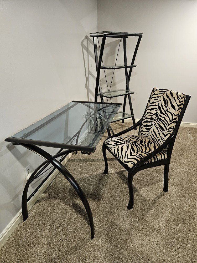 Desk, bookshelf + chair