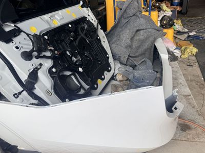 2021 Ford Explorer White Passenger Front Door Panel, Window, & Rear Bumper Cover