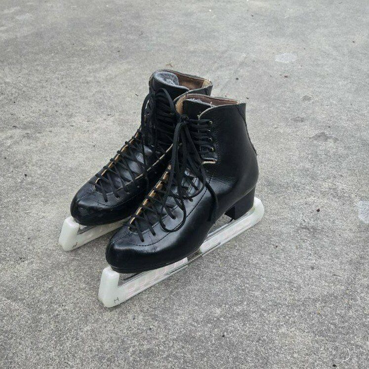 Men's Size 11 Jackson Black Figure Ice Skates