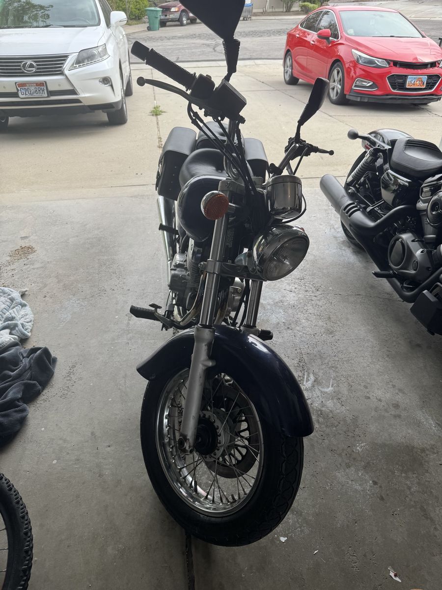 Suzuki GZ250