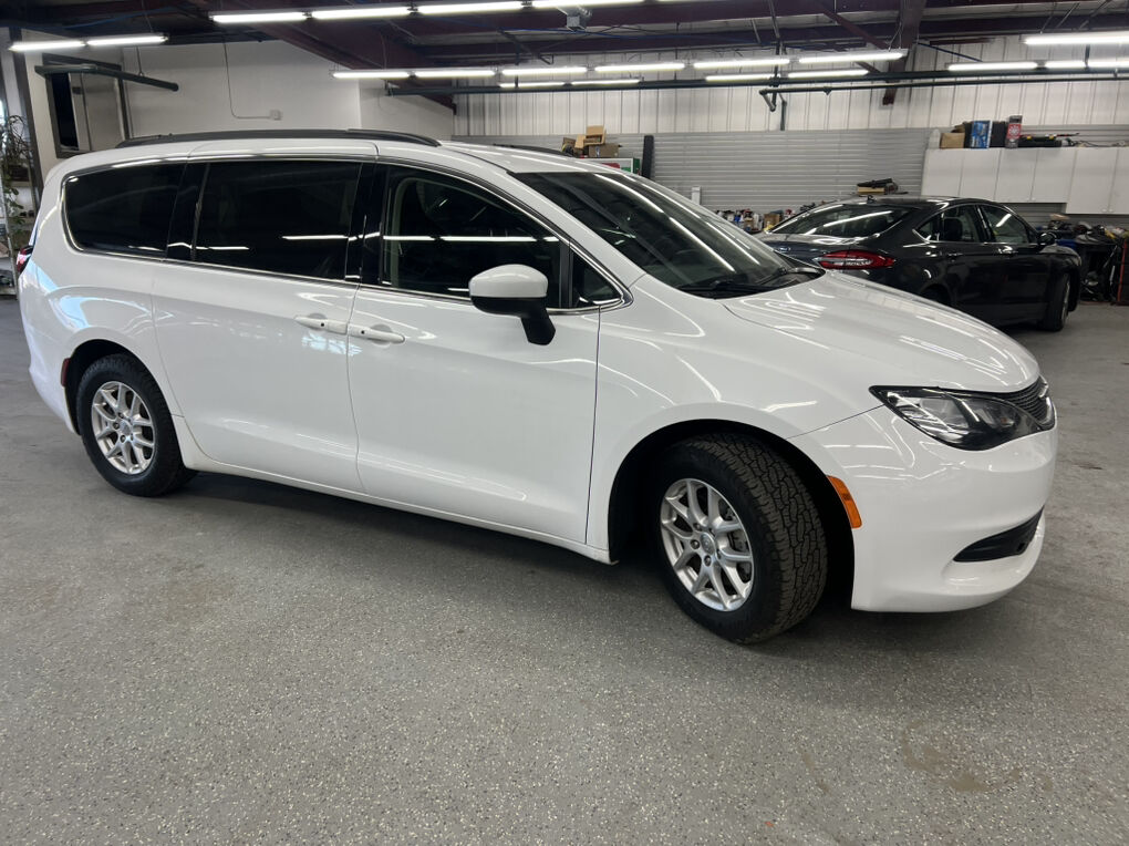 2020 CHRYSLER VOYAGER LXi