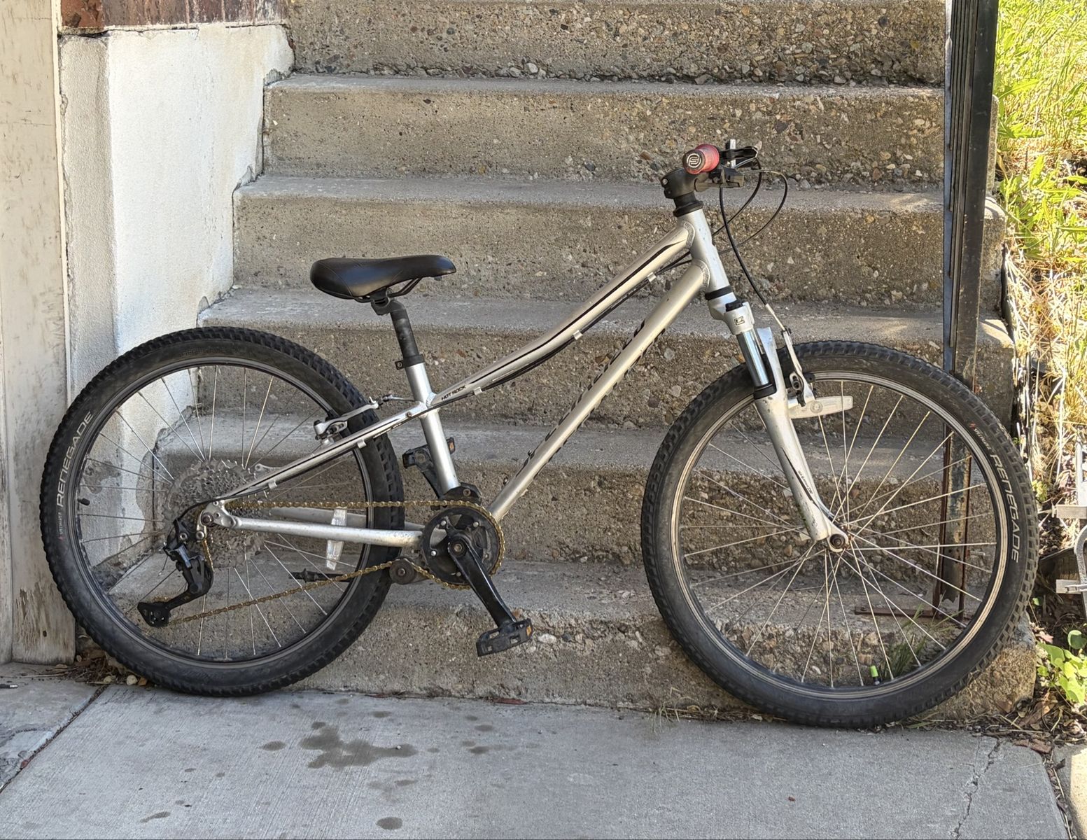 Specialized Hotrock 24” Youth Mountain Bike