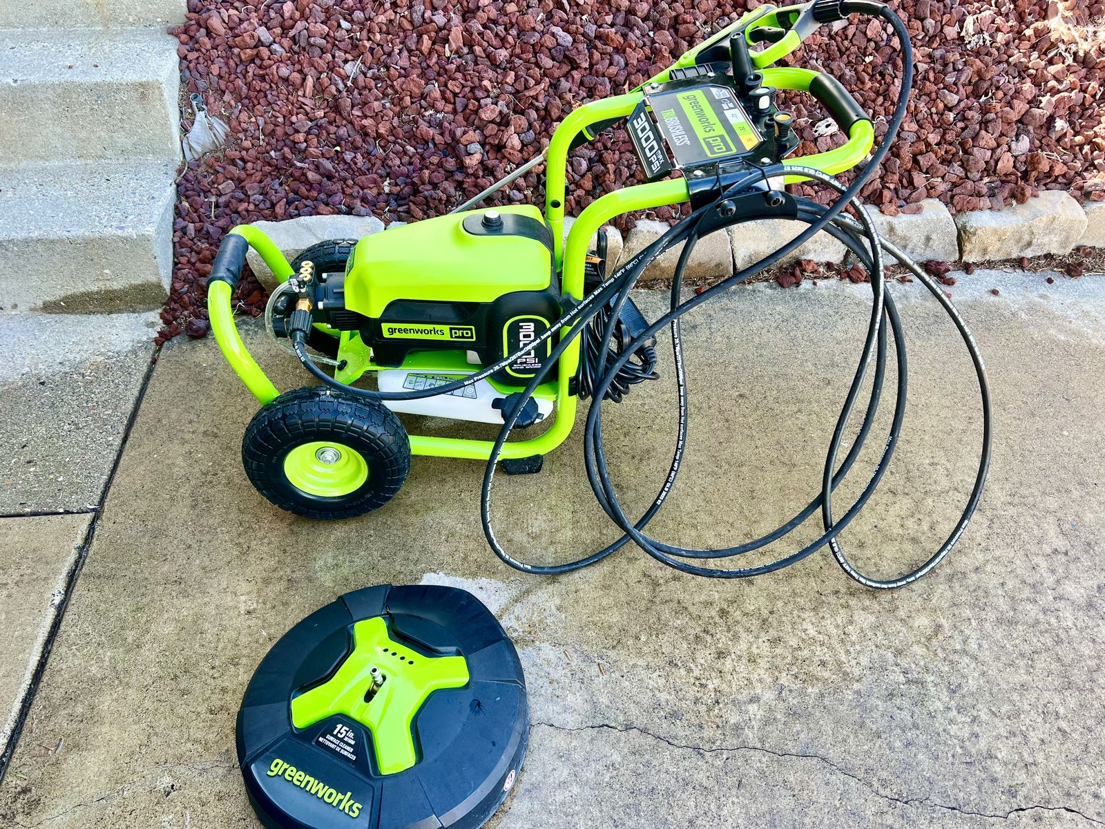 3000 PSI 2.0 GPM Cold Water Electric Pressure Washer