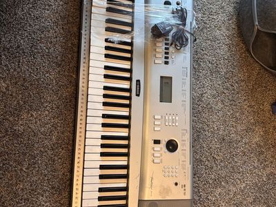 Yamaha Portable Grand Dgx-230 Keyboard
