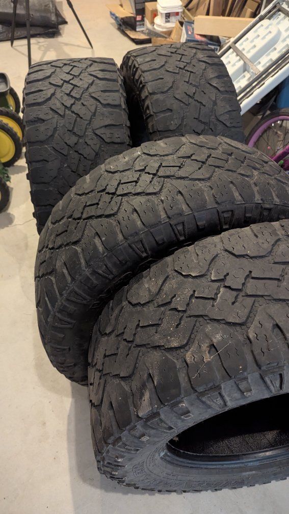Goodyear Wrangler Duratrac LT305/55/R20