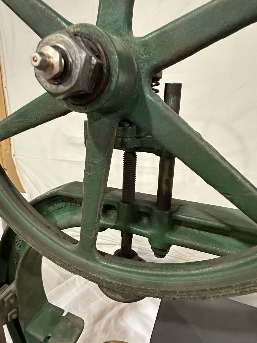 Main image 10