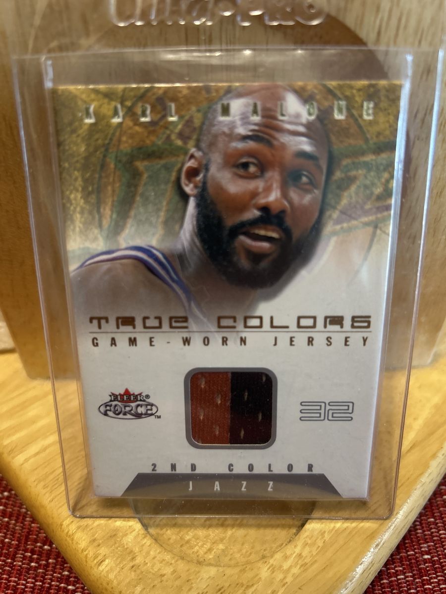 01-02 Karl Malone Fleer Force True Colors Game-Worn Jersey NBA Trading Card #32 Utah Jazz - 2nd Color 61/200 Made