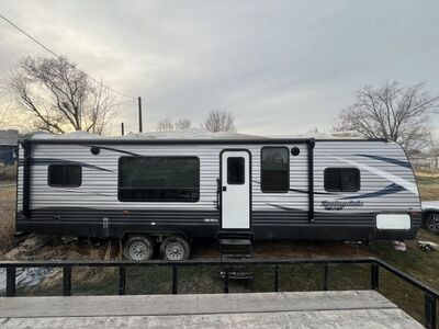 Keystone Springdale (Front Kitchen)