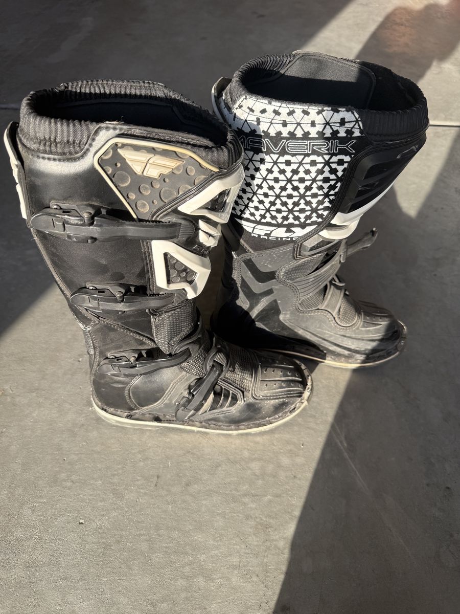 Youth Fly Racing Maverick MX Boots Black/White - Motocross/Off-Road Footwear