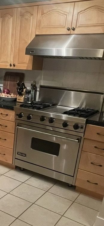 36”  Viking Range 4 burner with griddle price posted OBO