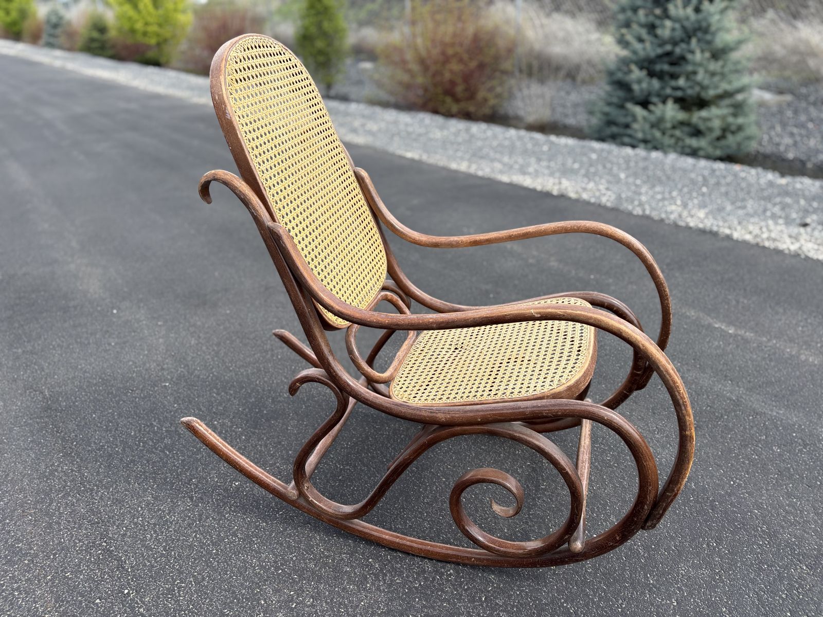 Beautiful bentwood rocking chair, Thonet style rocking Chair Mid Century Rattan