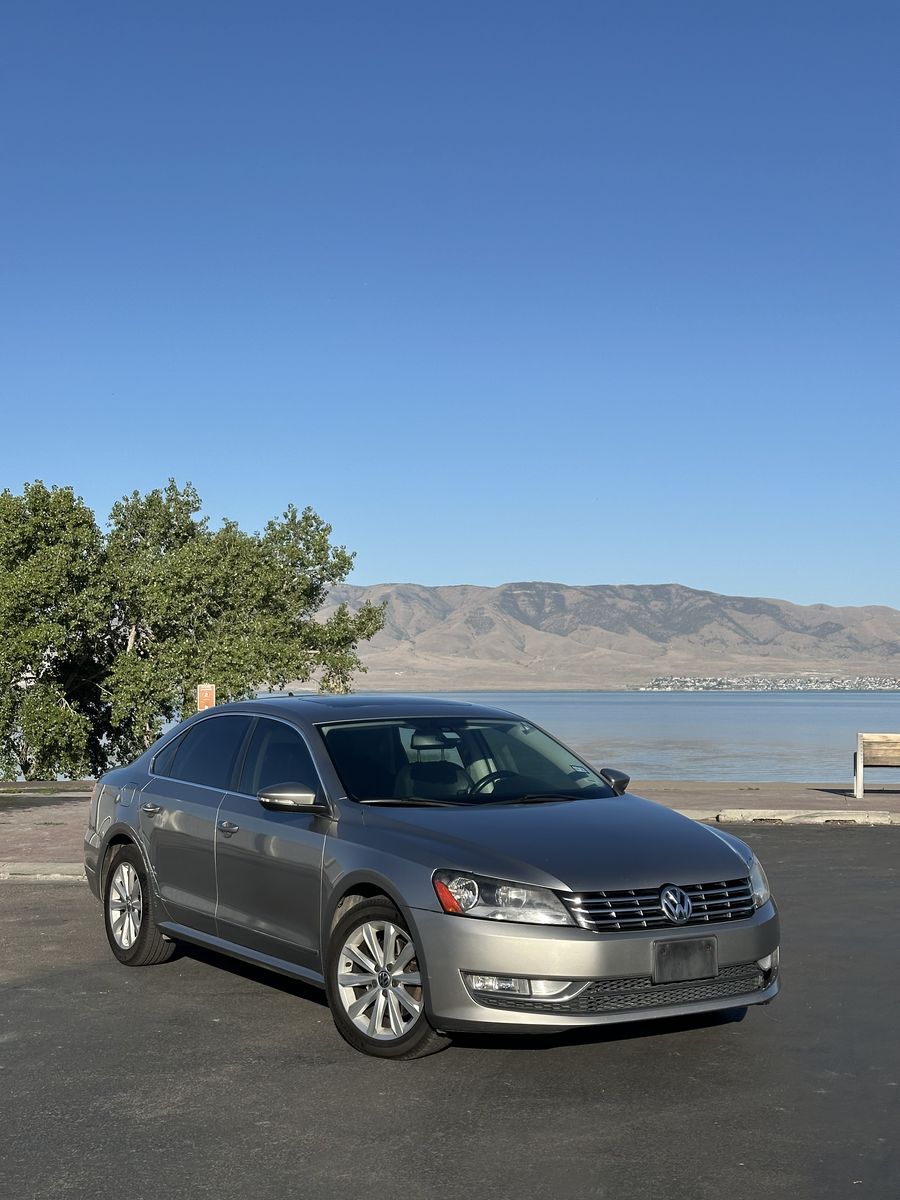 2012 Volkswagen Passat SEL
