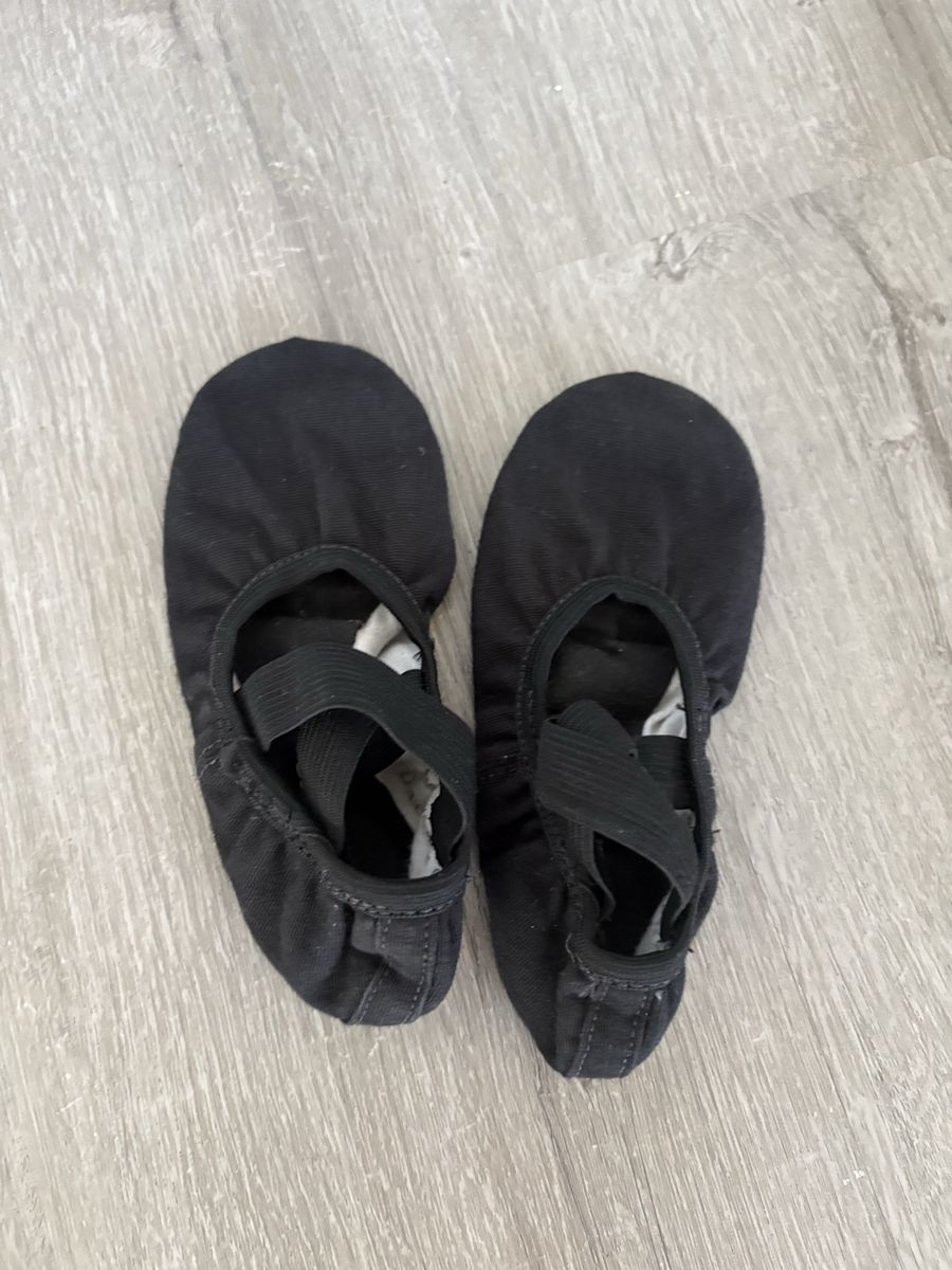 Black Split-Sole Ballet Shoes / Dance Slippers Girls Size 11