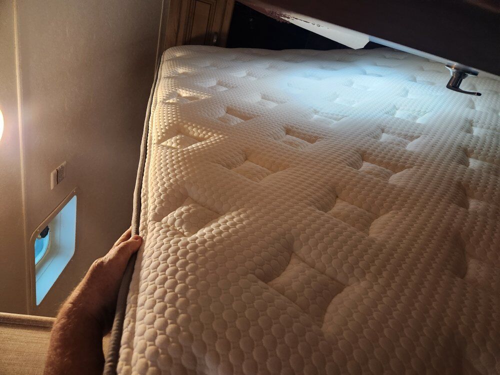 RV QUEEN SIZE MATTRES