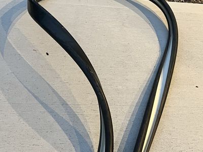 Escalator Rubber Handrail-100 ft x 3.5 in can repurpose as warehouse bump guards,boat dock fender,trailer stall lining,art work