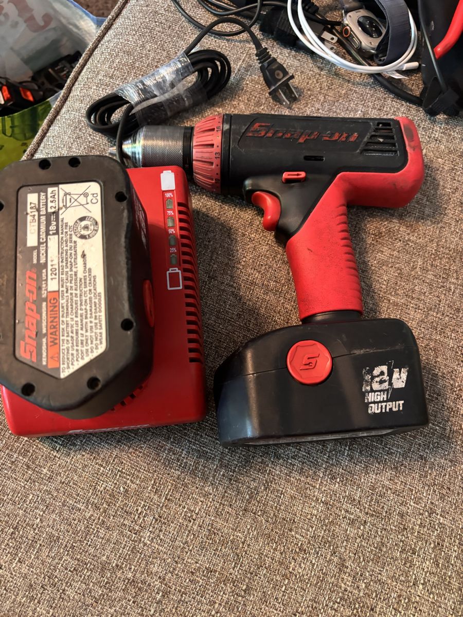 Snap-on 18v  High Output Cordless Drill with Charger and 2 batteries