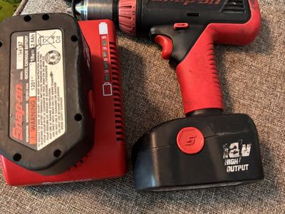 Snap-on 18v High Output Cordless Drill with Charger and 2 batteries