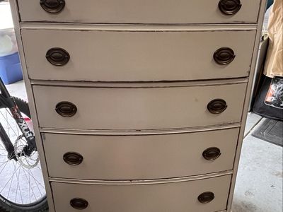 Vintage Distressed 5-Drawer Dresser - Cream White Curved Front Wooden Chest of Drawers