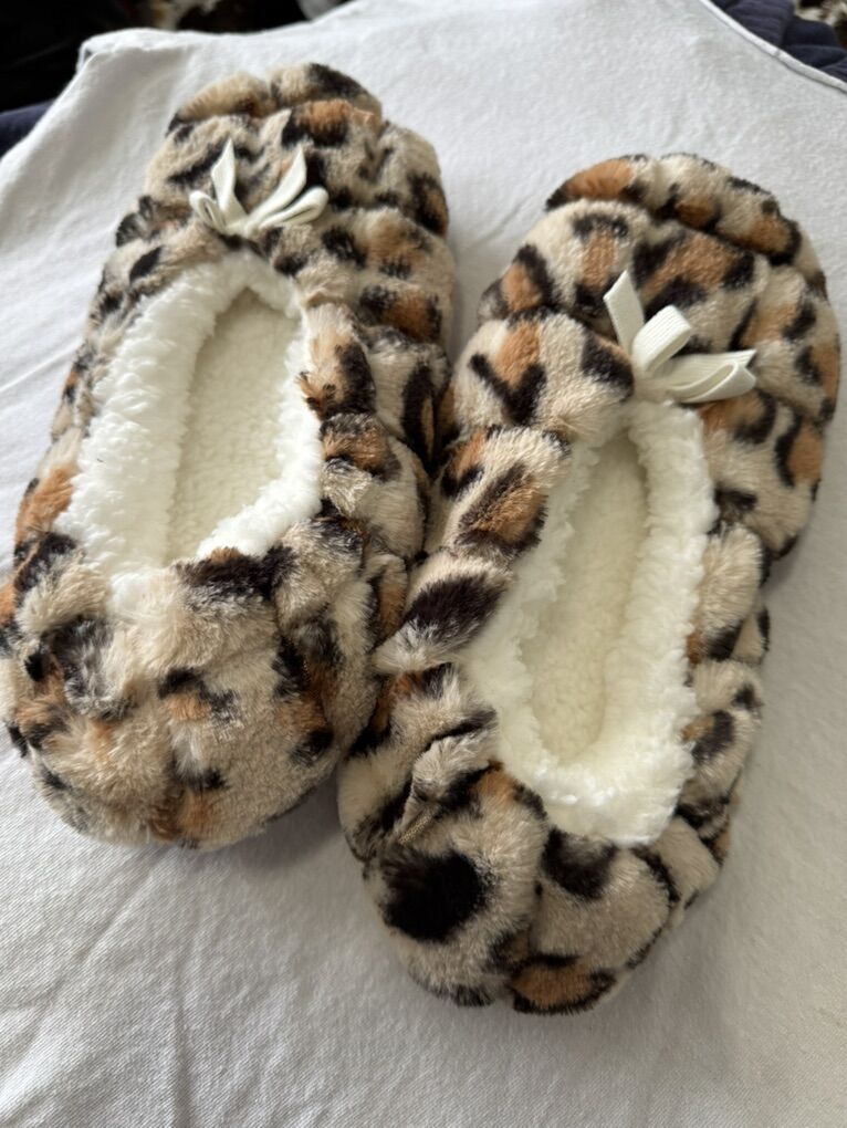 Indoor house slippers