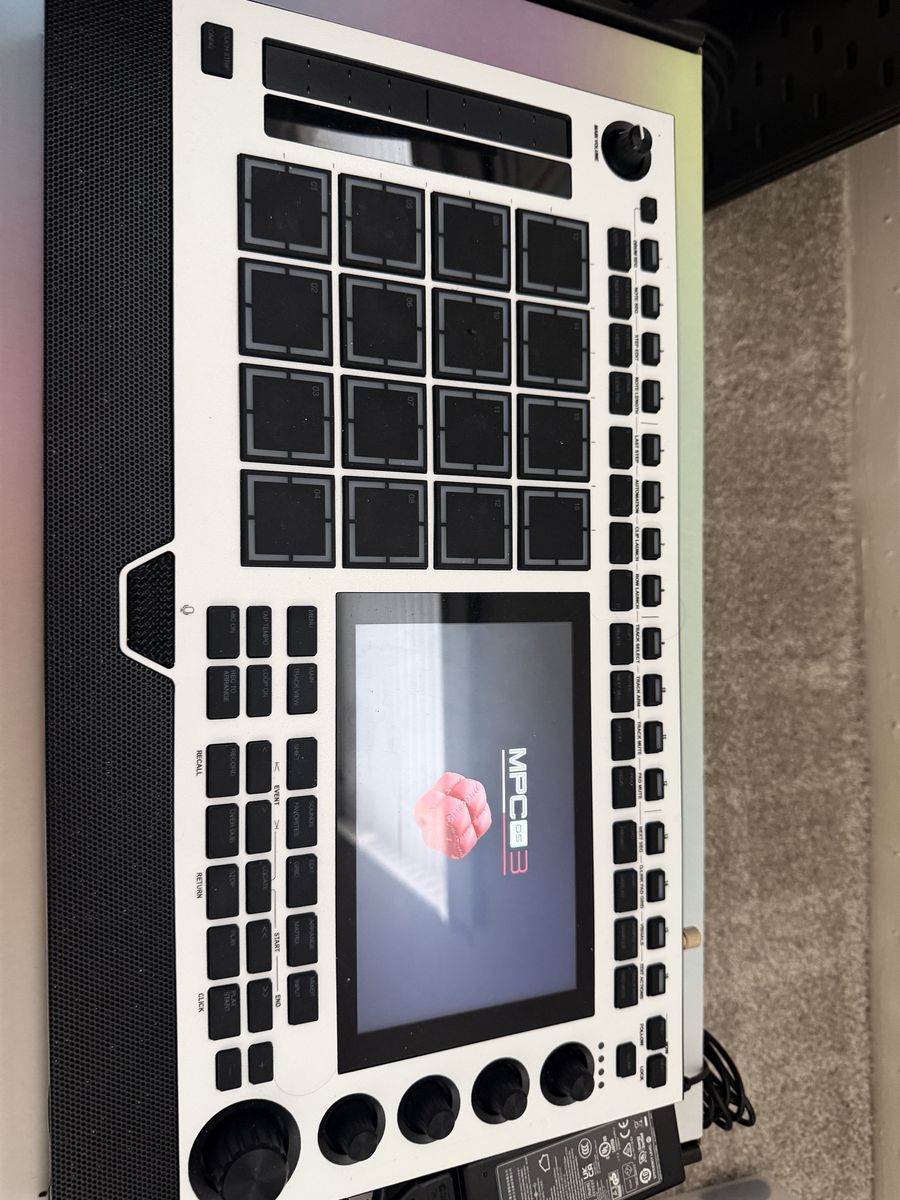 Main image 6