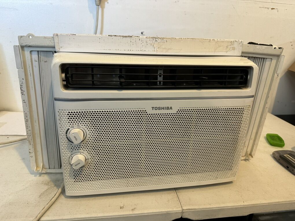 Toshiba 5,000 BTU 115V Window Air Conditioner