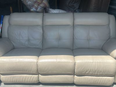 Leather Cream Colored Couch with Recliners On