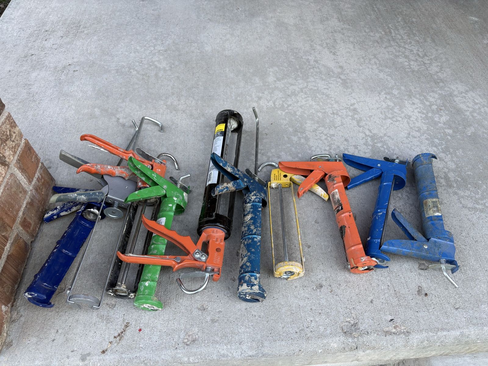 10 caulk guns