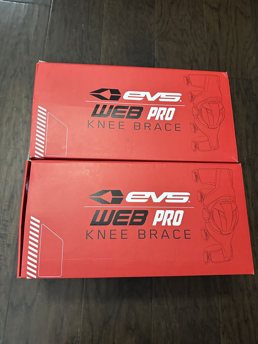 EVS Web Pro Knee Brace Size Large Right and Left